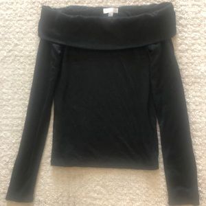 Leith Off-the-Shoulder Long Sleeve Top in Black